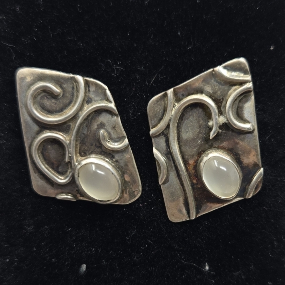 Cowgirl Western Silver Pierced Earrings With Moon Stone Ornate Structure Rodeo